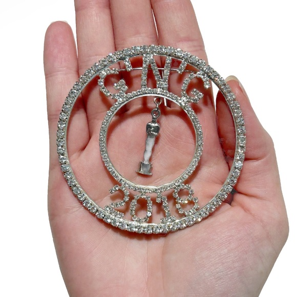 Rhinestone Glitz N Glam GNG Beauty Pageant 2018 Brooch Pin Miss Mrs Kerala India - Picture 3 of 13